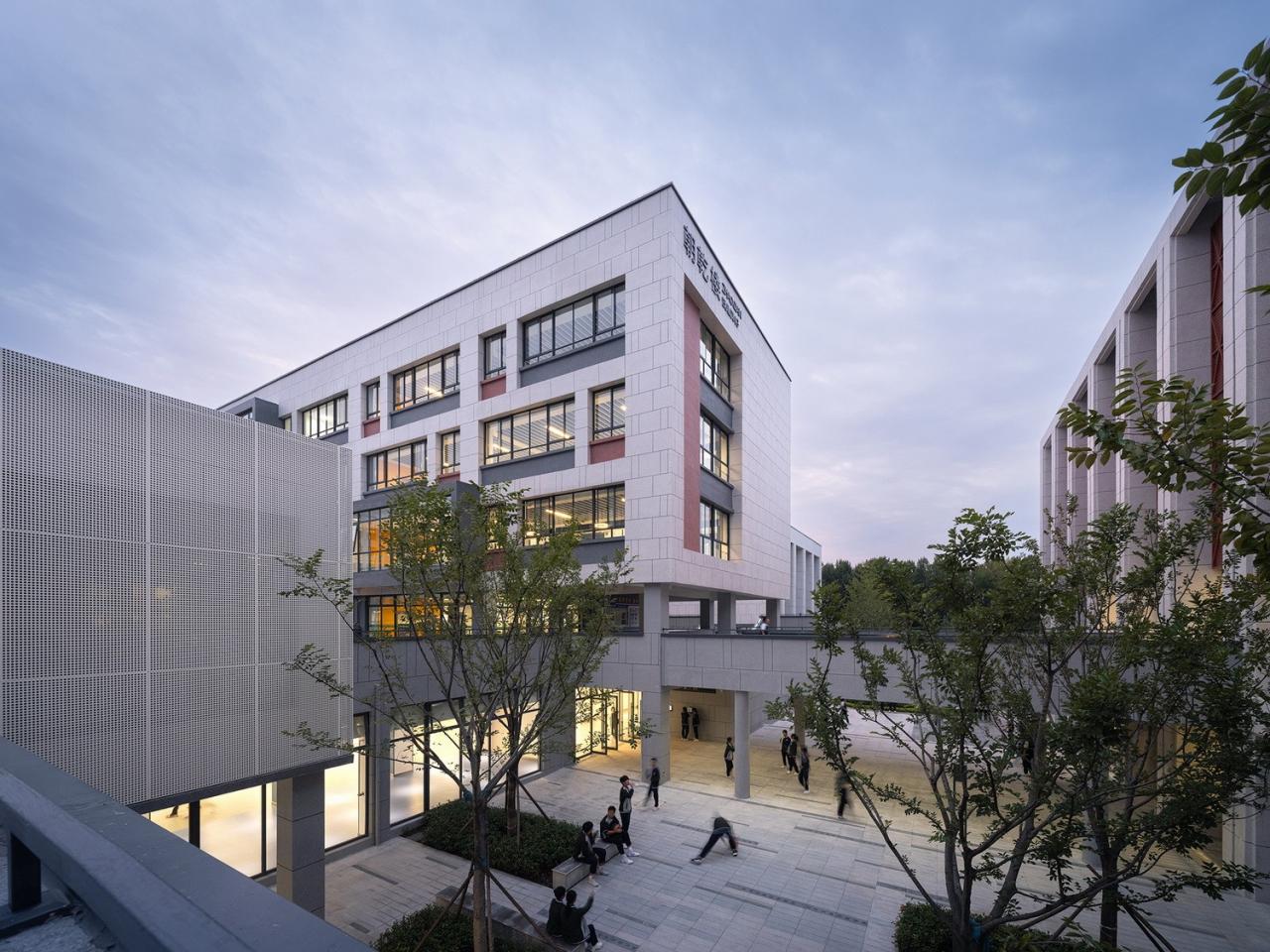 BIM建筑|河南安阳振中学校 / 山东建筑大学建筑城规学院象外营造工作室