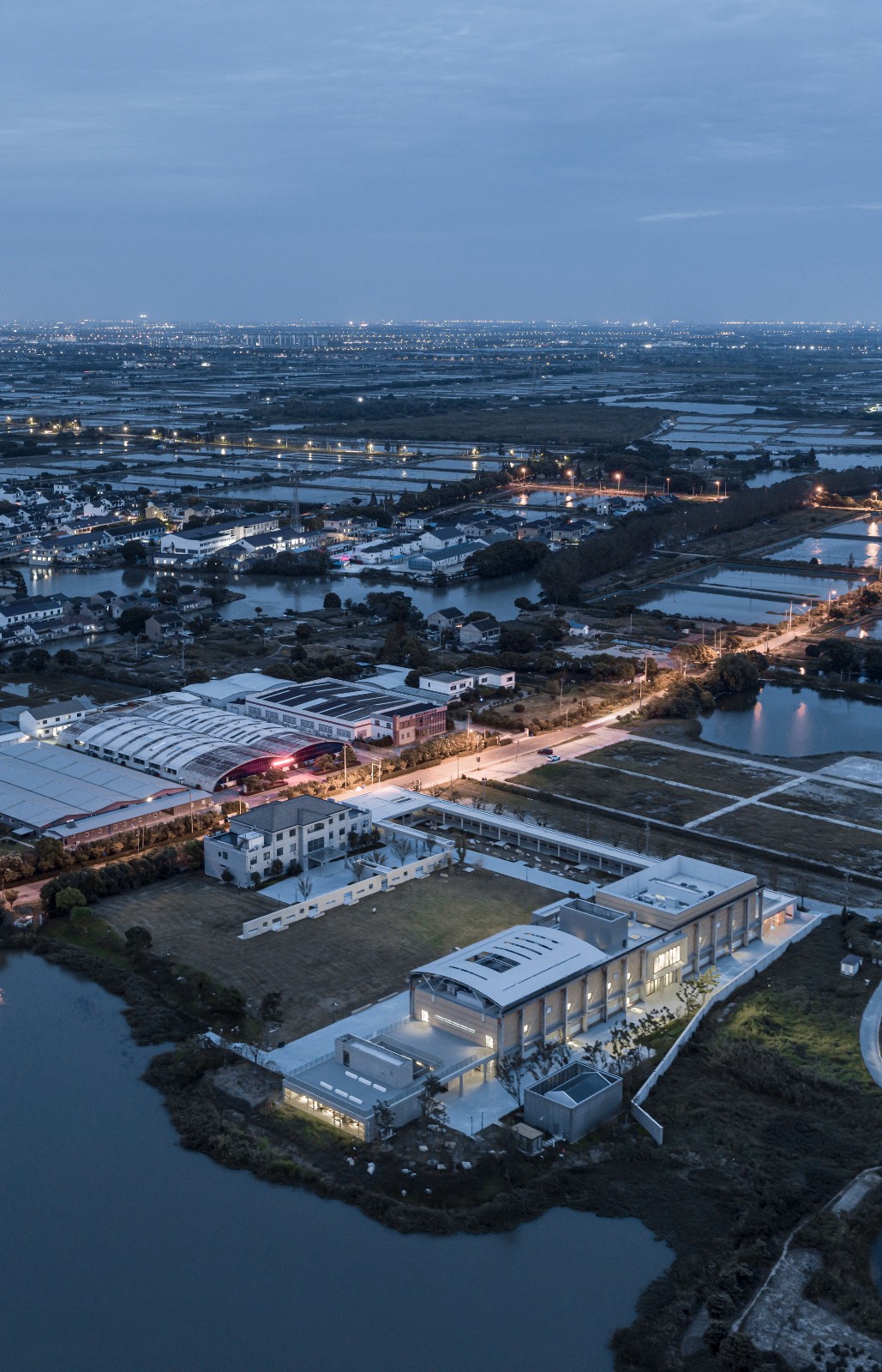 BIM建筑|苏州相城区阳澄湖镇大闸蟹文化园 / 九城都市