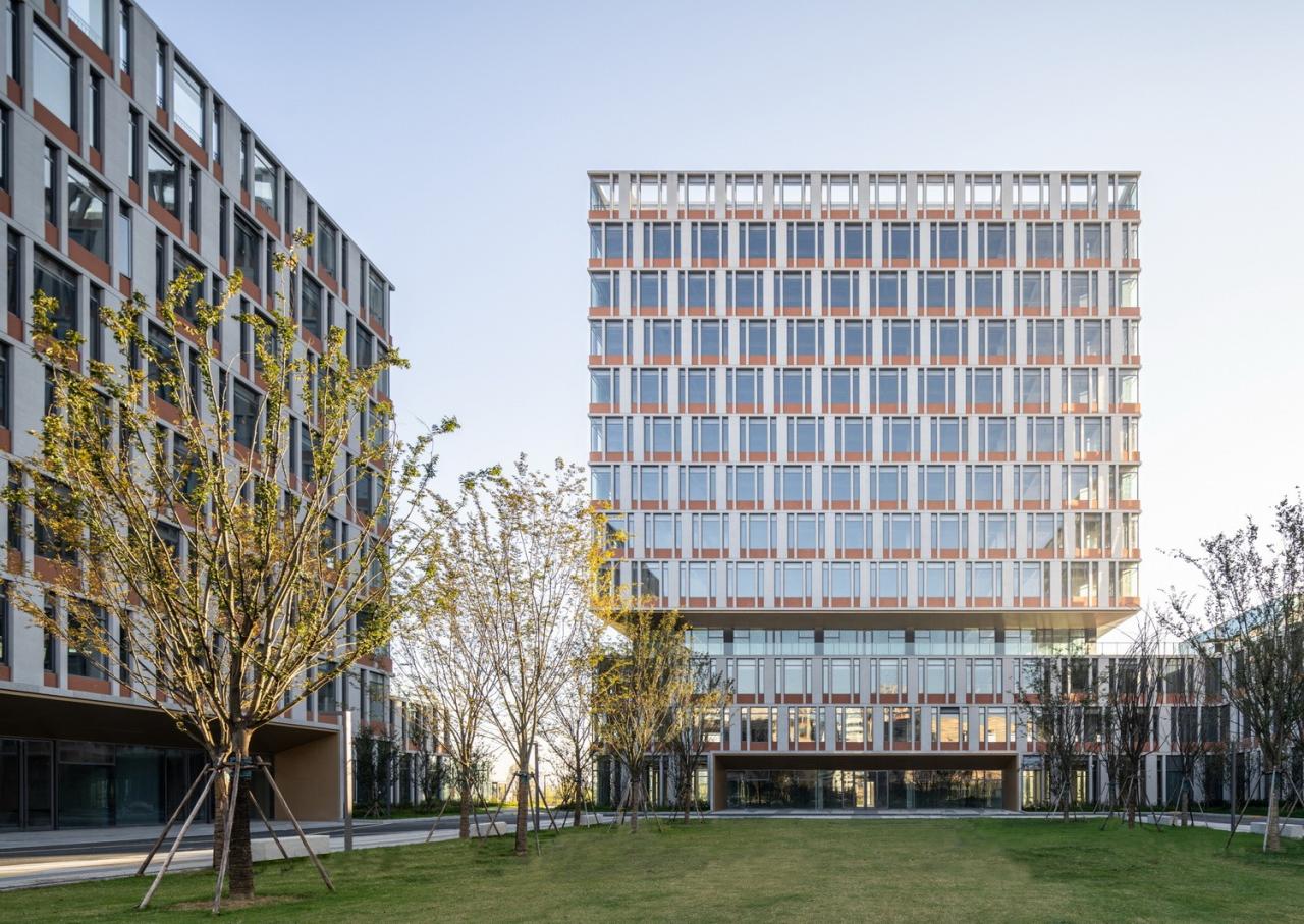 BIM建筑|工业上楼 模式迭代：杭州中节能（富阳）环保产业园 / line+孟凡浩新作