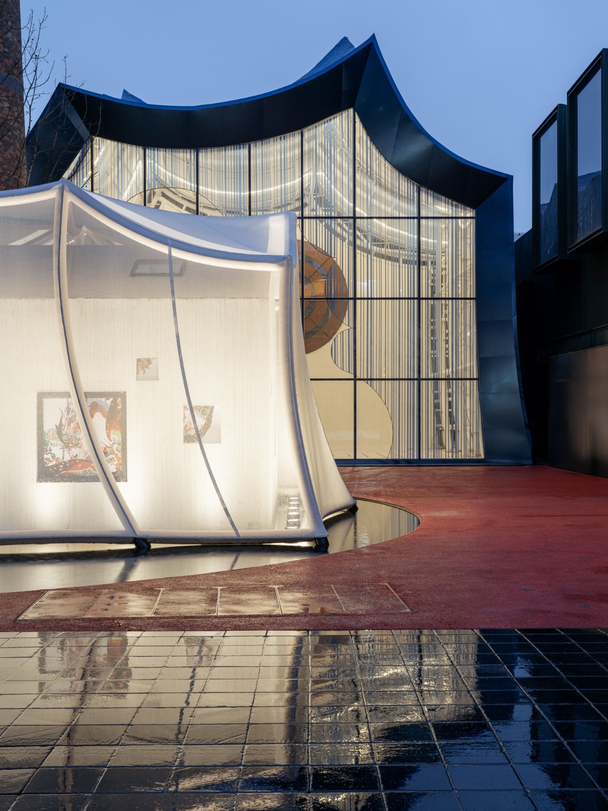 BIM建筑|青丘和白崖：仿佛海浪一般起伏的蓝色山丘下是我们“摇摇摆摆的人间” / Wutopia Lab