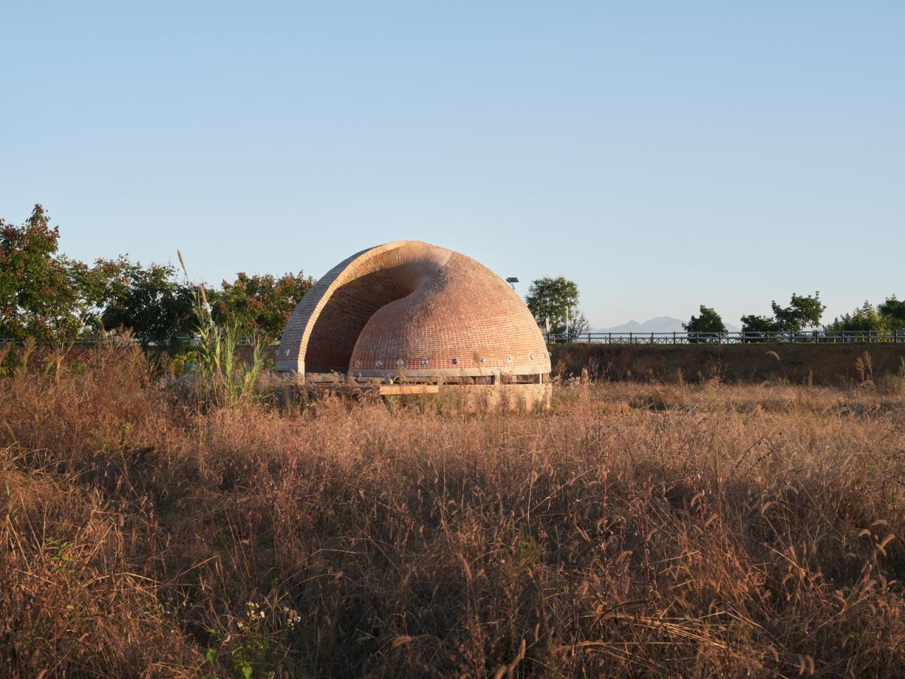 BIM建筑|红砖概念图书馆 / HCCH合尘建筑