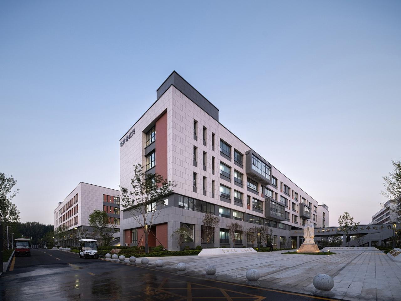 BIM建筑|河南安阳振中学校 / 山东建筑大学建筑城规学院象外营造工作室