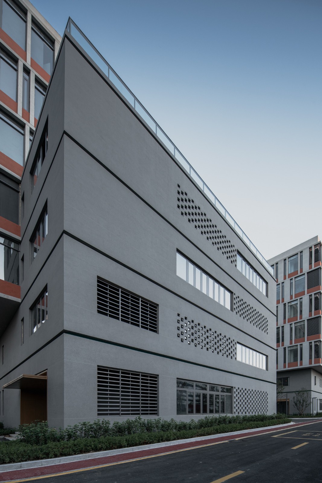 BIM建筑|工业上楼 模式迭代：杭州中节能（富阳）环保产业园 / line+孟凡浩新作