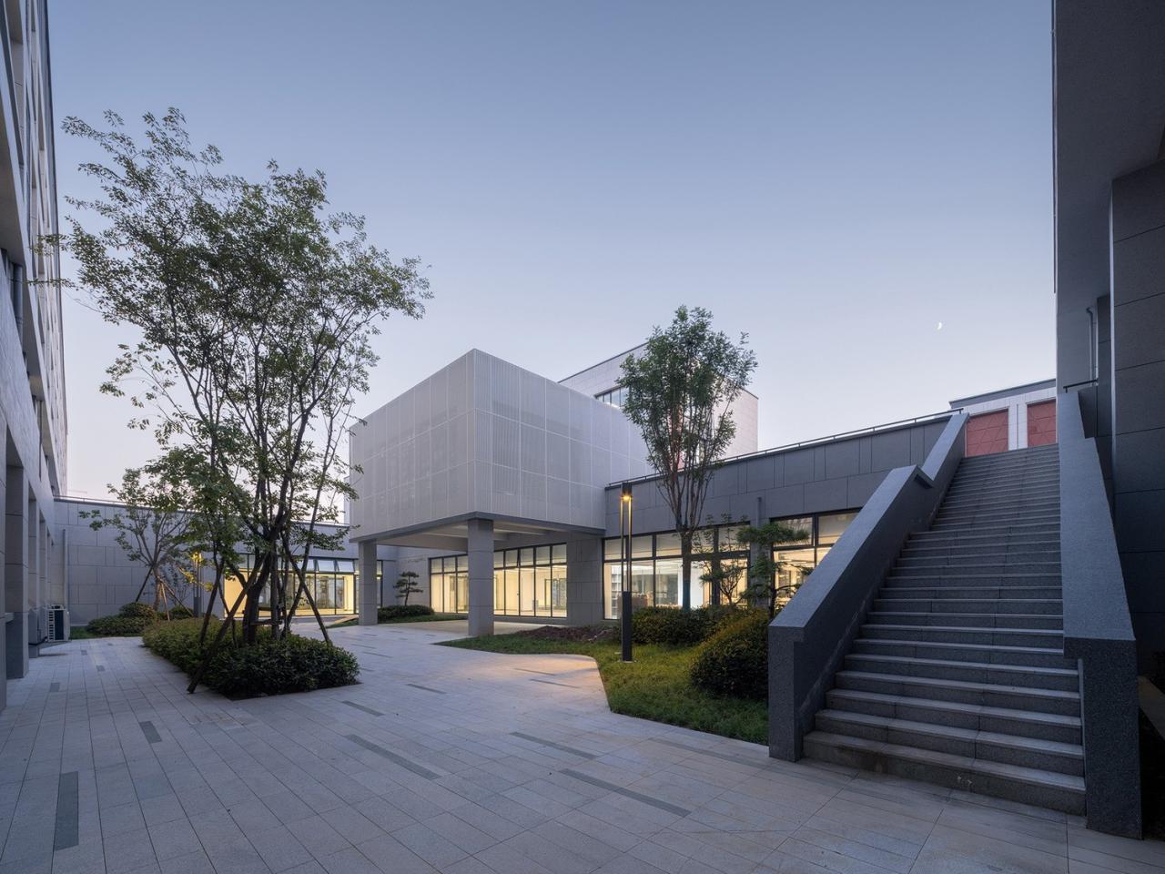 BIM建筑|河南安阳振中学校 / 山东建筑大学建筑城规学院象外营造工作室