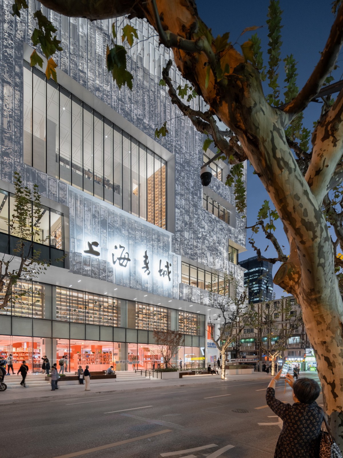 BIM建筑|以书造新城：“不读书的人”才能拯救书店？ / Wutopia Lab