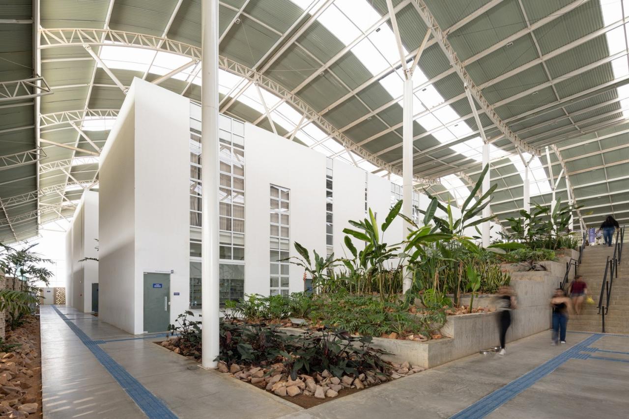 BIM建筑|乌尼埃朗学校兽医院 / Lins Arquitetos Associados