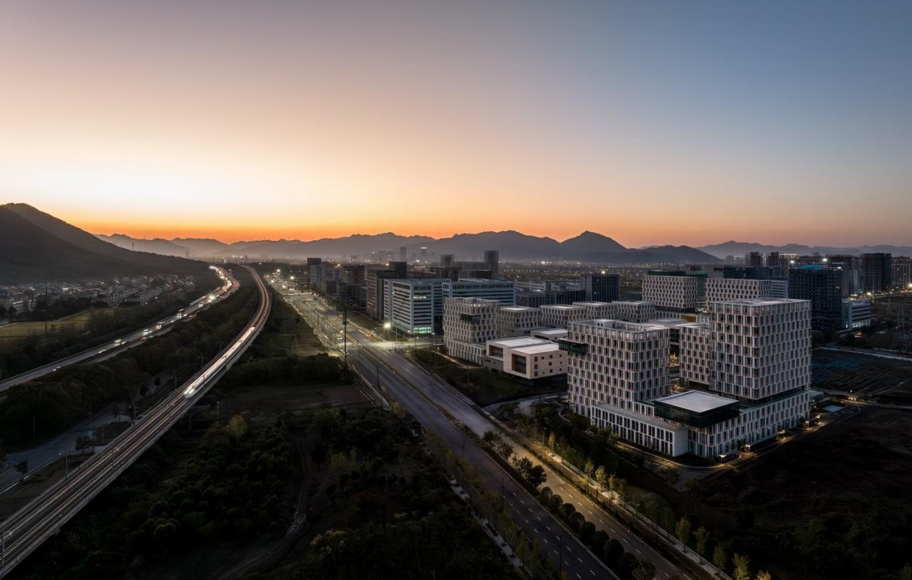 BIM建筑|工业上楼 模式迭代：杭州中节能（富阳）环保产业园 / line+孟凡浩新作