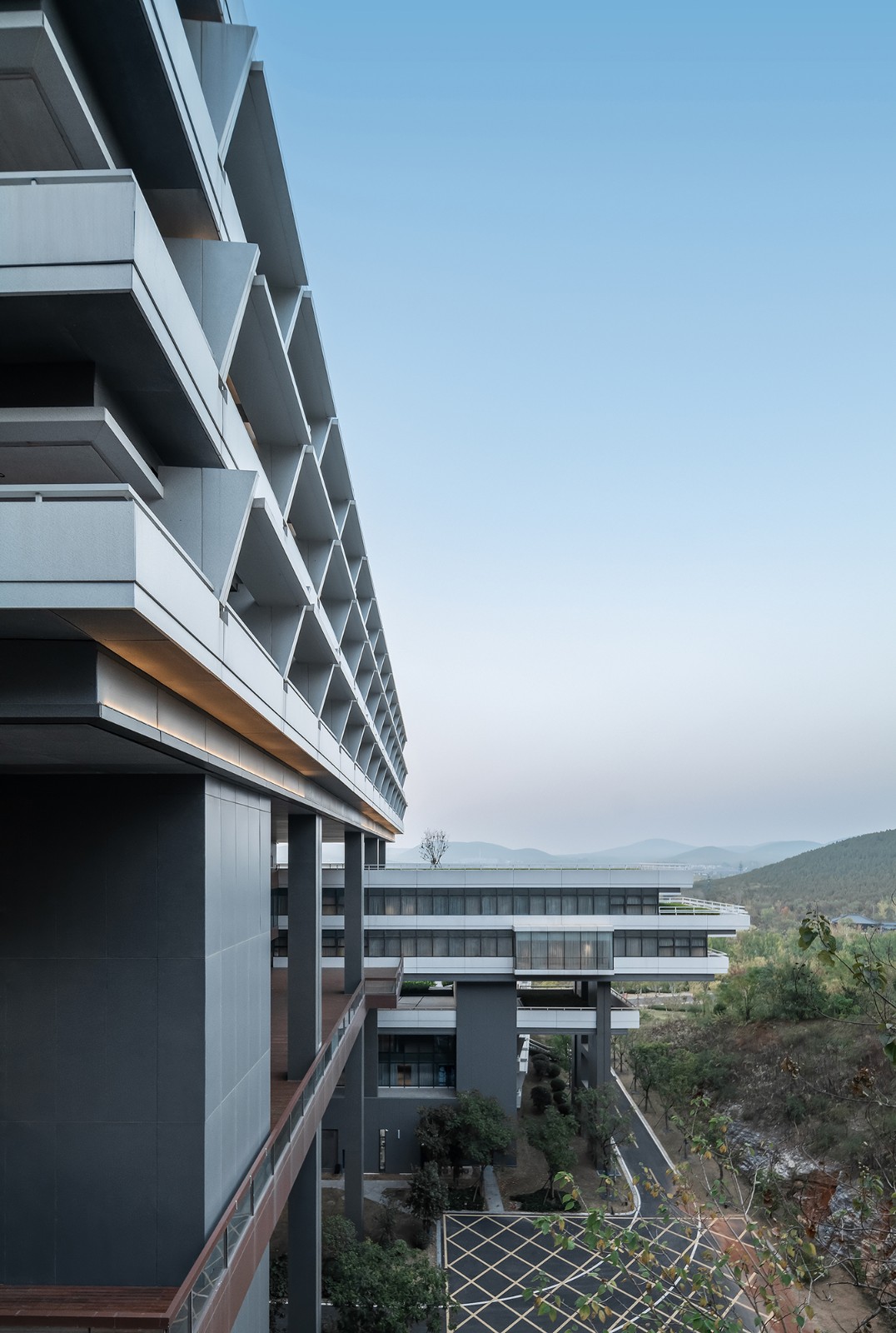 BIM建筑|徐州园博园宕口酒店 / 筑境设计