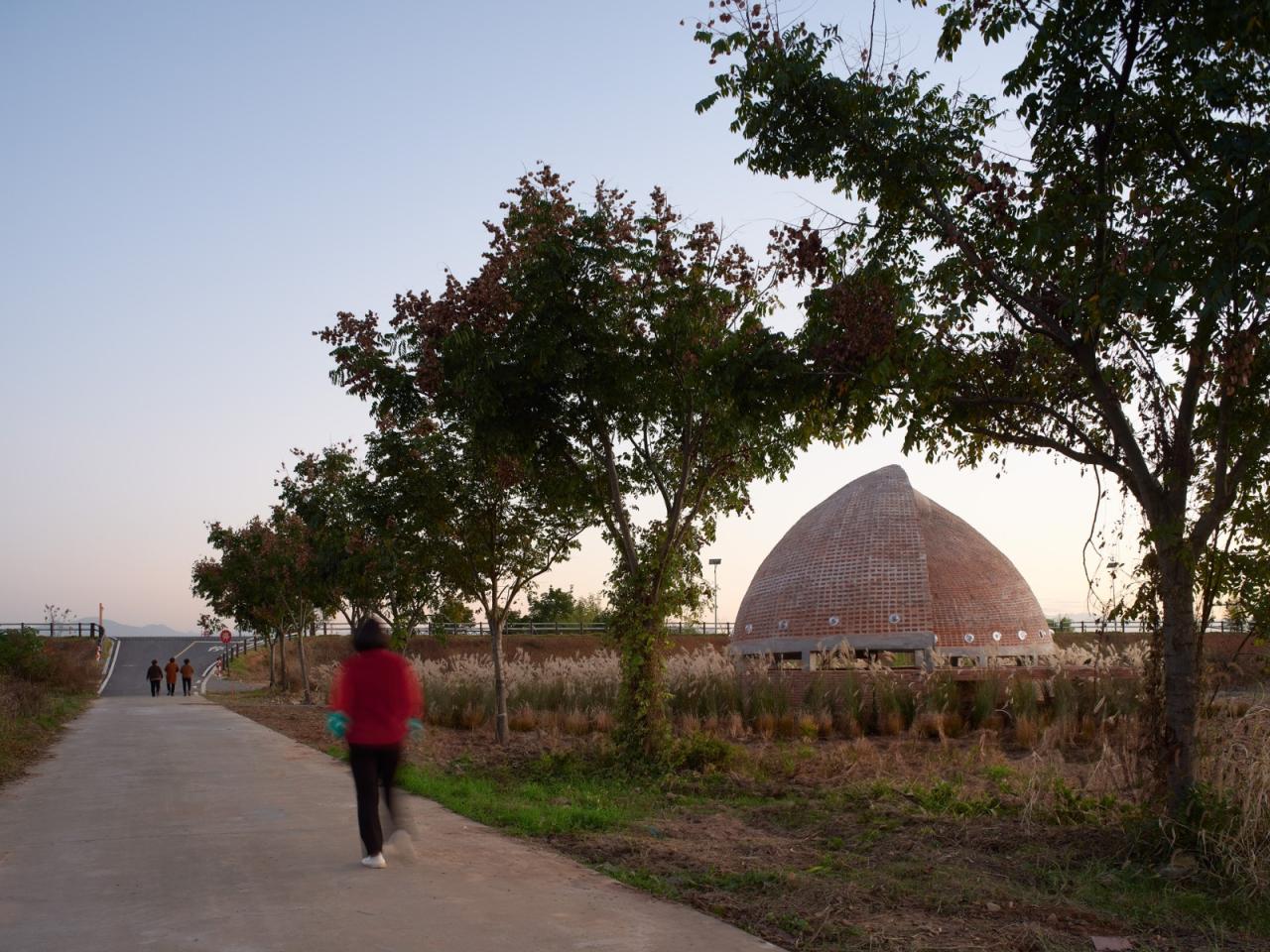 BIM建筑|红砖概念图书馆 / HCCH合尘建筑