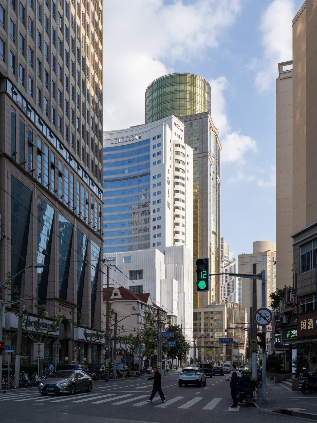 BIM建筑|以书造新城：“不读书的人”才能拯救书店？ / Wutopia Lab