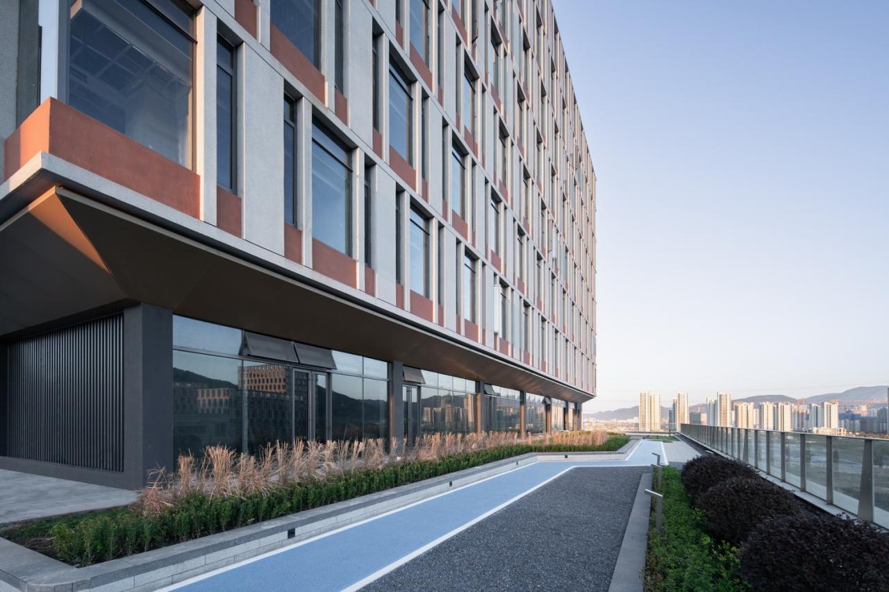 BIM建筑|工业上楼 模式迭代：杭州中节能（富阳）环保产业园 / line+孟凡浩新作