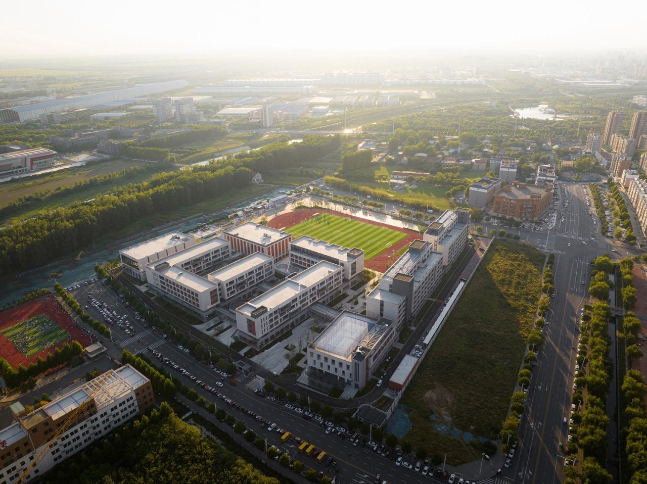 BIM建筑|河南安阳振中学校 / 山东建筑大学建筑城规学院象外营造工作室