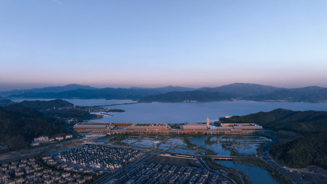 BIM建筑|稻田与廊桥 - 宁波国际会议中心 / 汤桦建筑设计