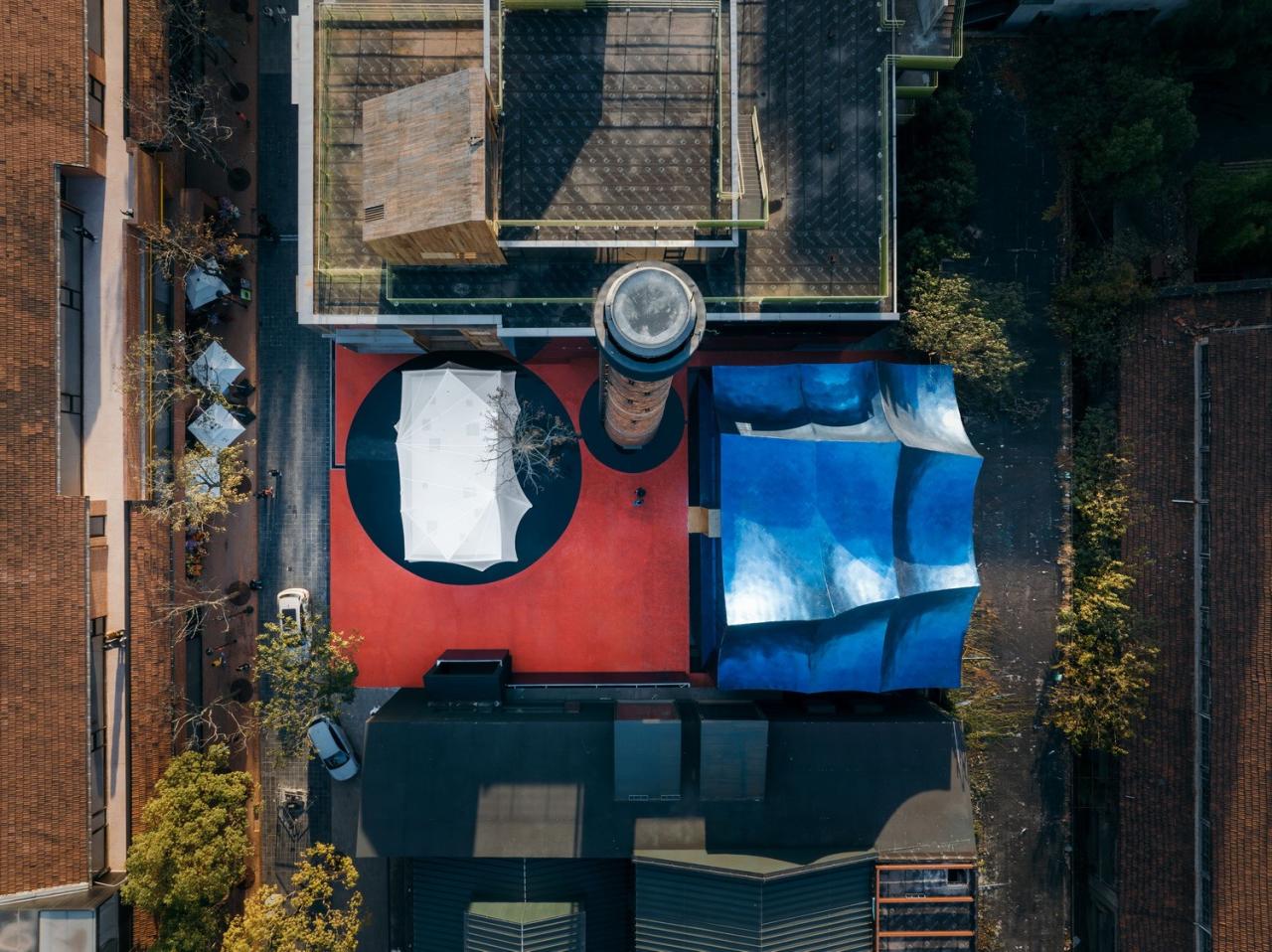 BIM建筑|青丘和白崖：仿佛海浪一般起伏的蓝色山丘下是我们“摇摇摆摆的人间” / Wutopia Lab