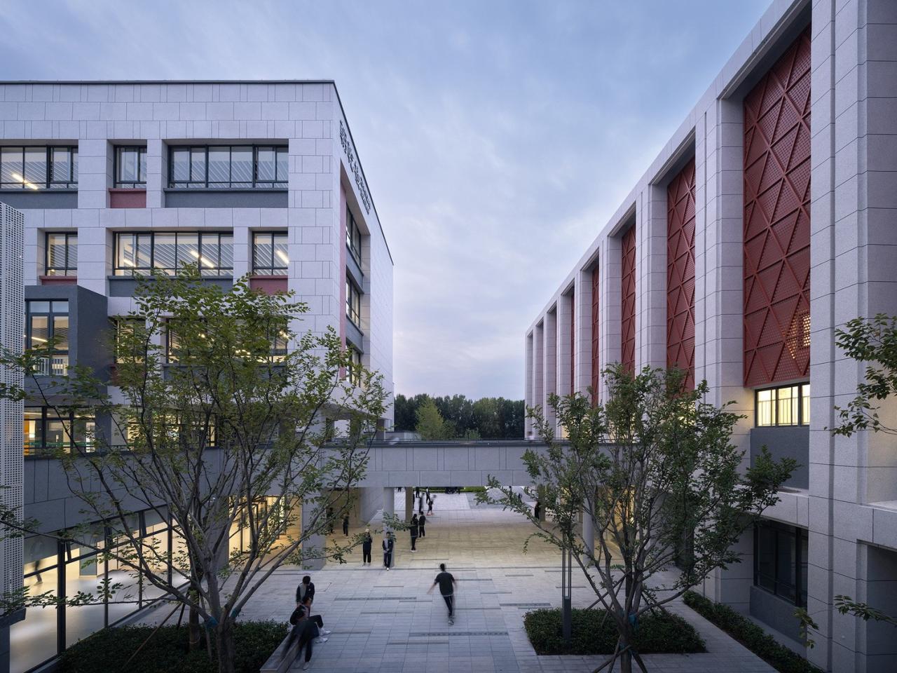 BIM建筑|河南安阳振中学校 / 山东建筑大学建筑城规学院象外营造工作室