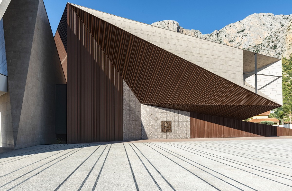 BIM建筑|Redemptoris Mater 教堂 / Studio Kuadra