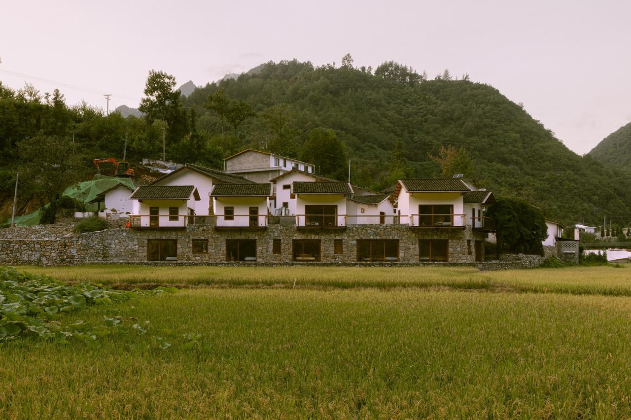 BIM建筑|鹿柴山集 精品民宿 / 小大建筑