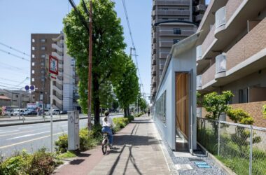 BIM建筑|4x59米三角地，YOKONAGAYA 美容院 / Office for Environment Architecture-BIM建筑网