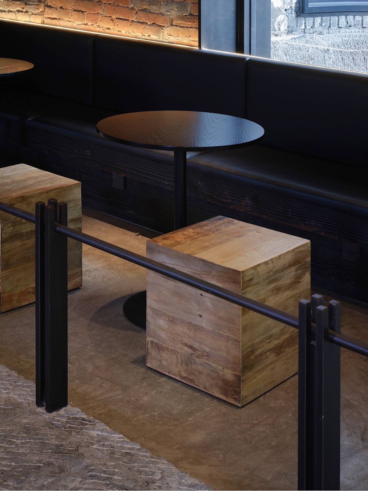 BIM建筑|「百年对谈」M stand-青岛银鱼巷旗舰店 / 平衡空间设计