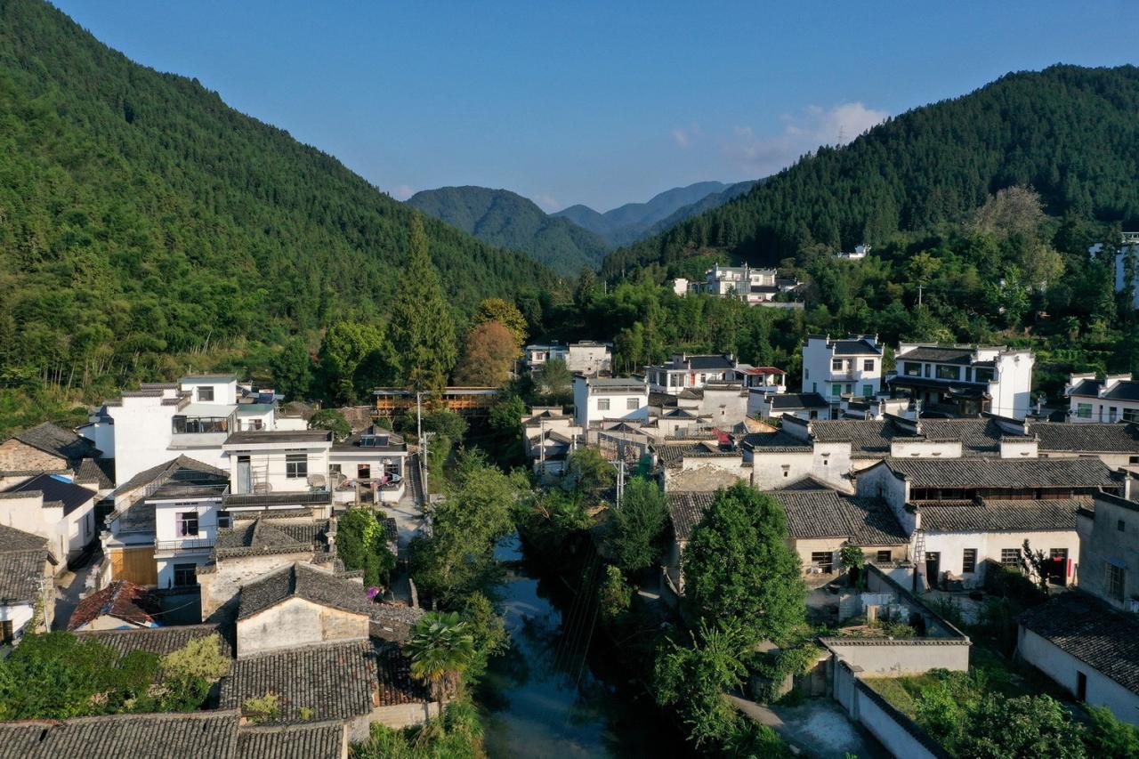 BIM建筑|丰梧季·水渠廊桥 / IARA