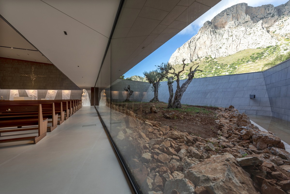 BIM建筑|Redemptoris Mater 教堂 / Studio Kuadra