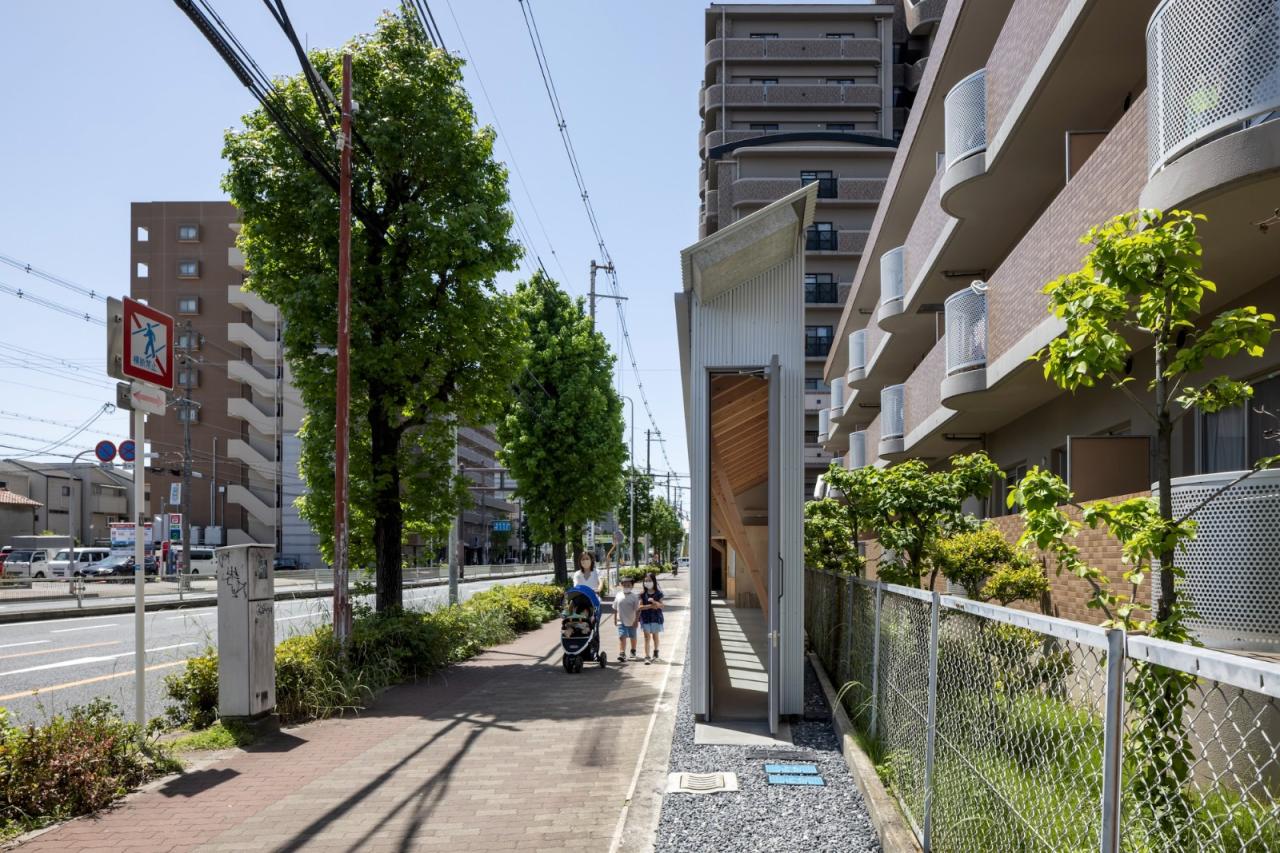 BIM建筑|4x59米三角地，YOKONAGAYA 美容院 / Office for Environment Architecture