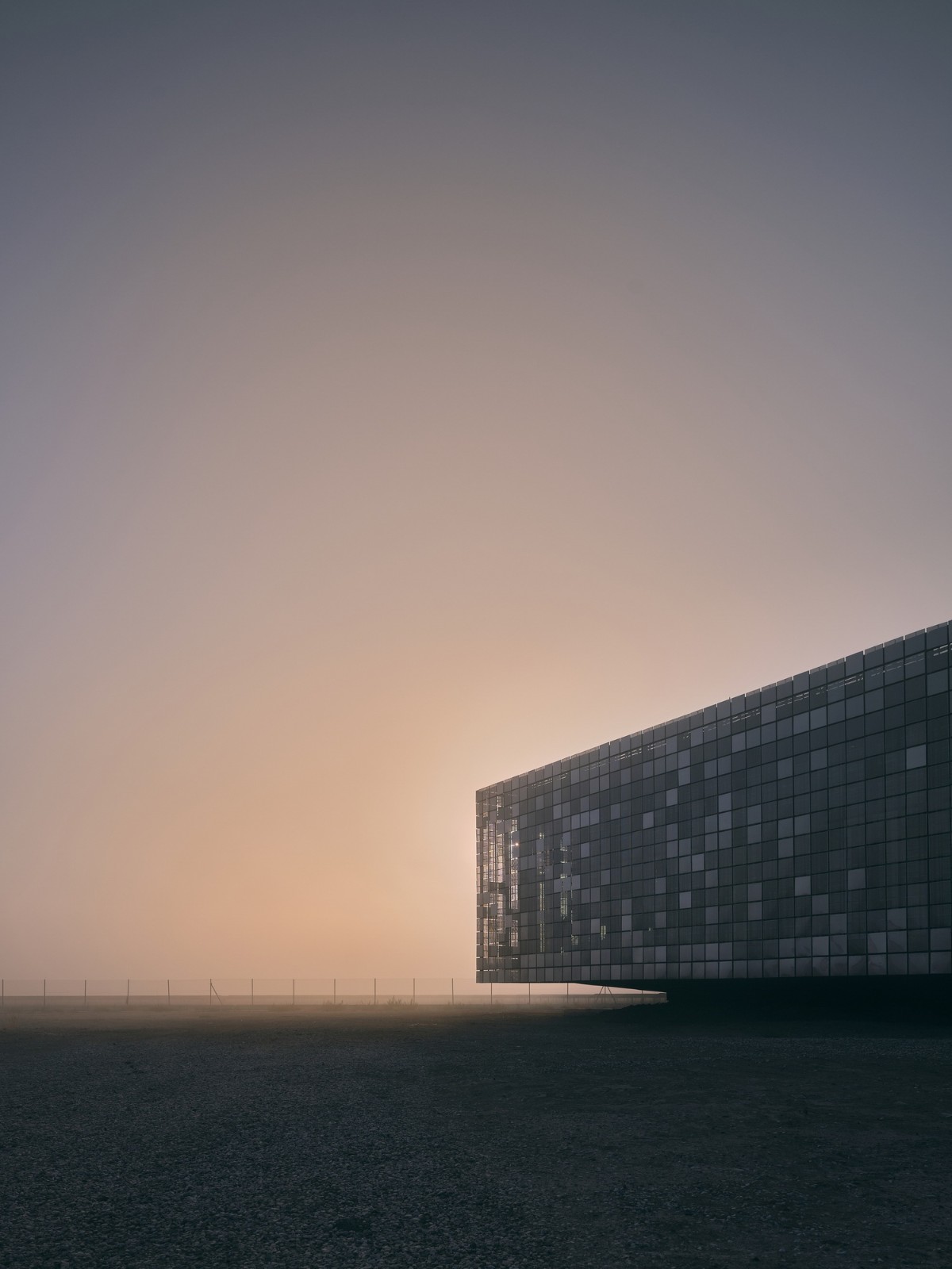 BIM建筑|沙漠中闪烁，欧洲最大太阳能发电厂 / Bilgin Architects