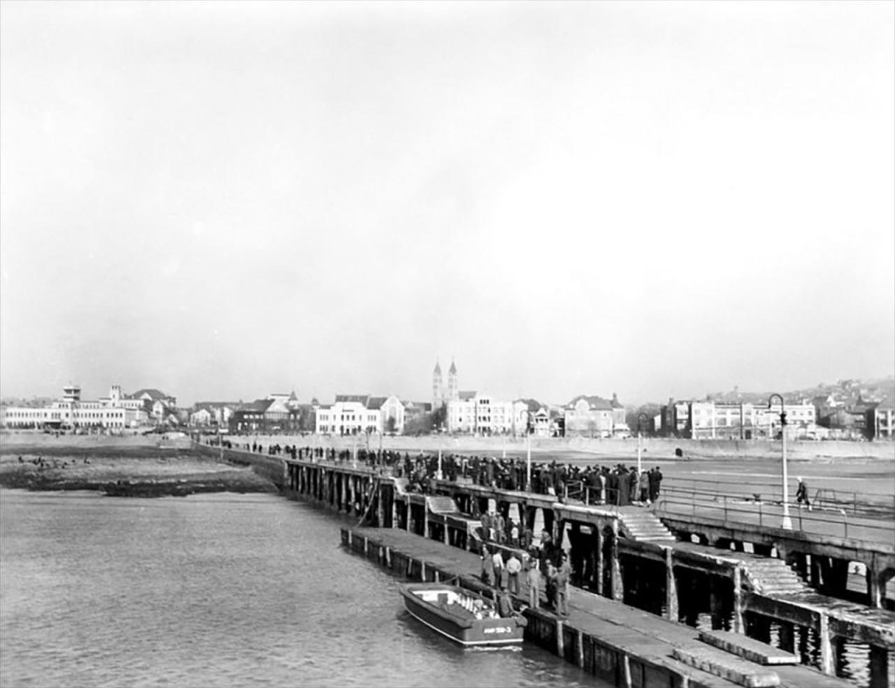 BIM建筑|「百年对谈」M stand-青岛银鱼巷旗舰店 / 平衡空间设计