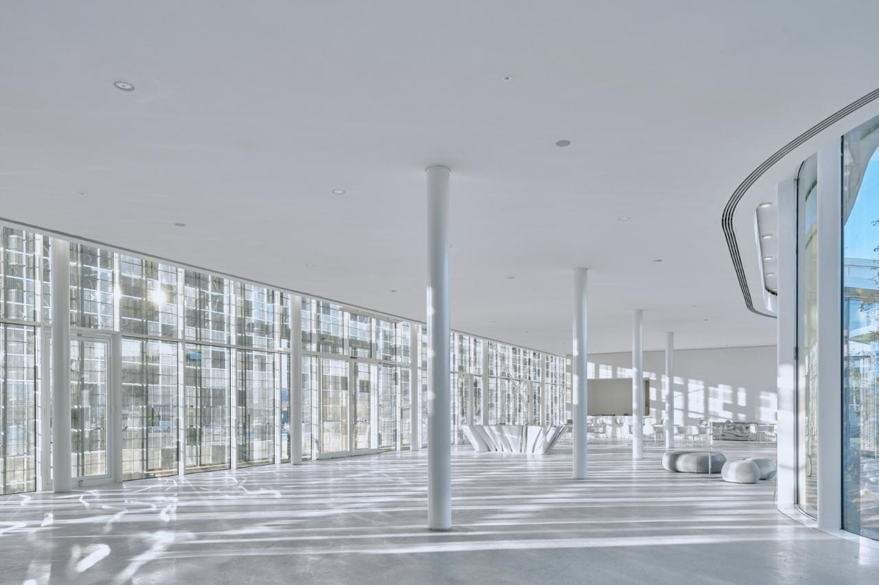 BIM建筑|沙漠中闪烁，欧洲最大太阳能发电厂 / Bilgin Architects