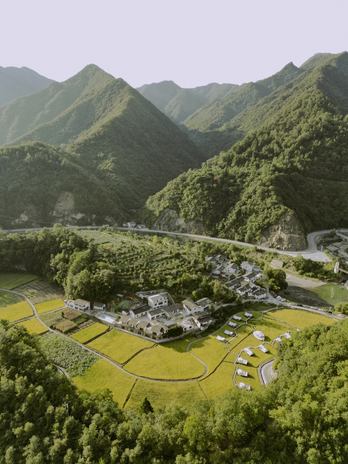 BIM建筑|鹿柴山集 精品民宿 / 小大建筑