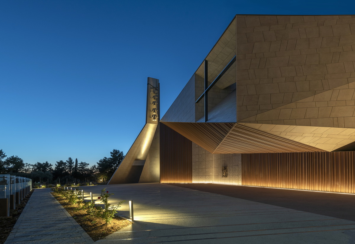 BIM建筑|Redemptoris Mater 教堂 / Studio Kuadra