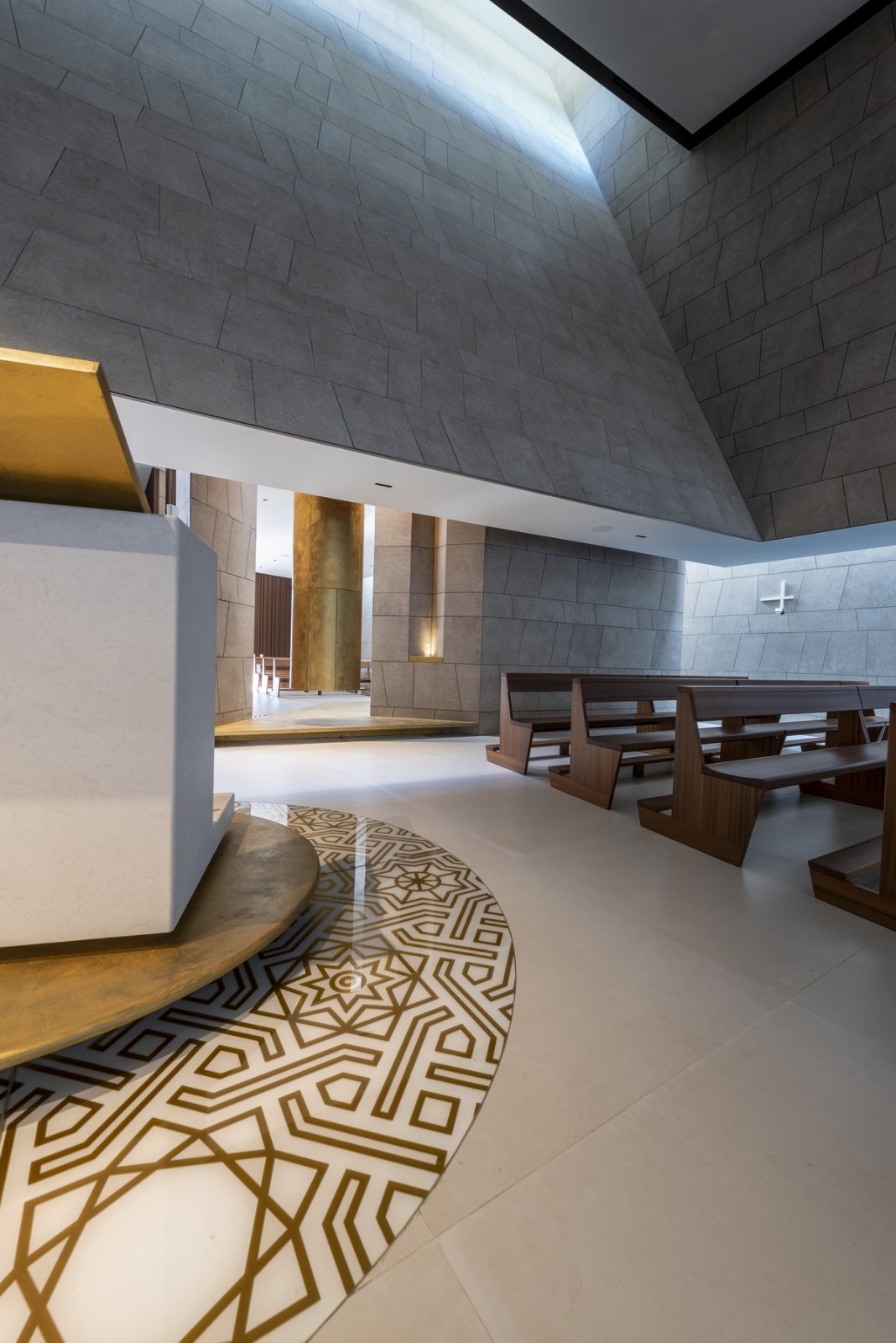 BIM建筑|Redemptoris Mater 教堂 / Studio Kuadra