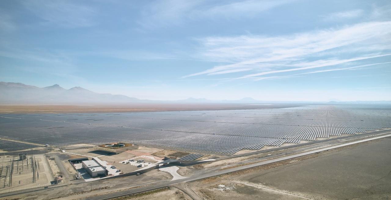 BIM建筑|沙漠中闪烁，欧洲最大太阳能发电厂 / Bilgin Architects