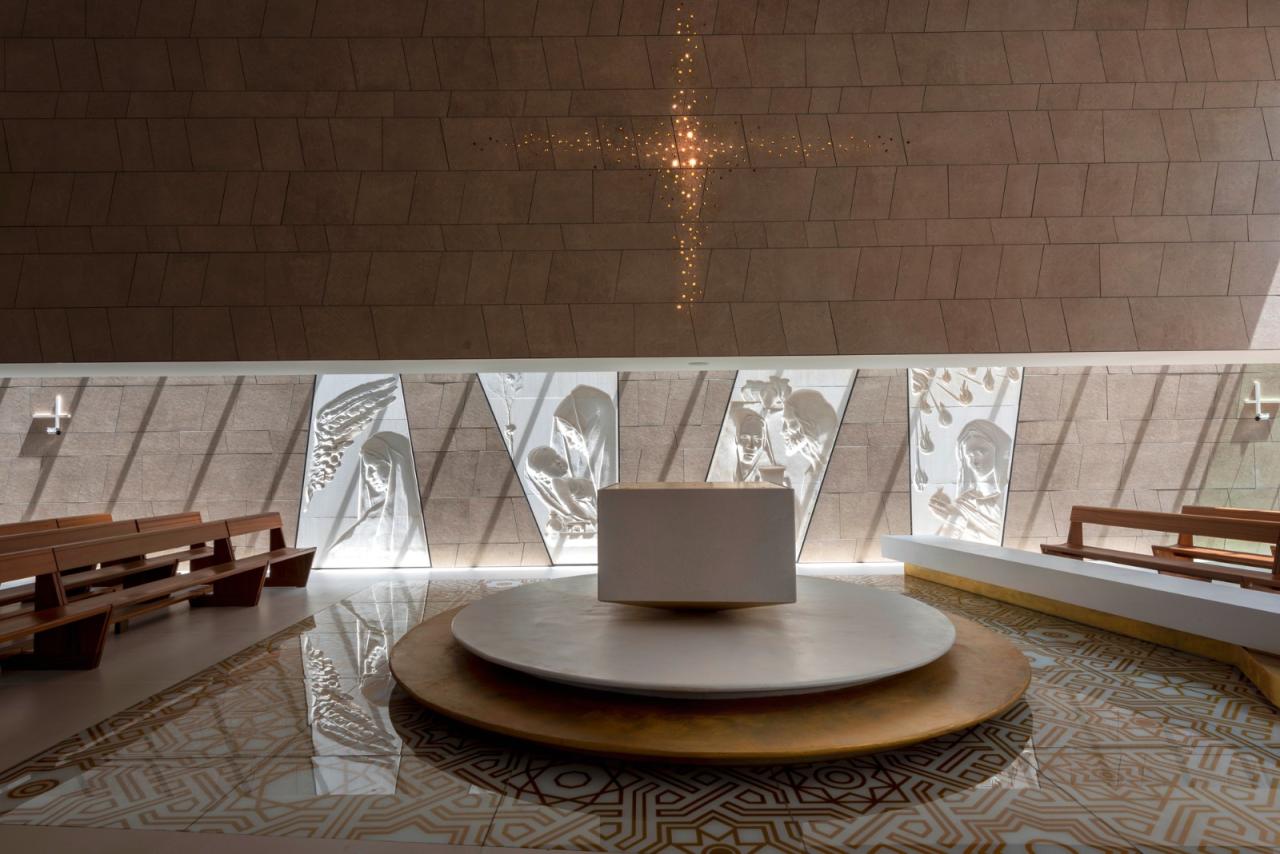 BIM建筑|Redemptoris Mater 教堂 / Studio Kuadra