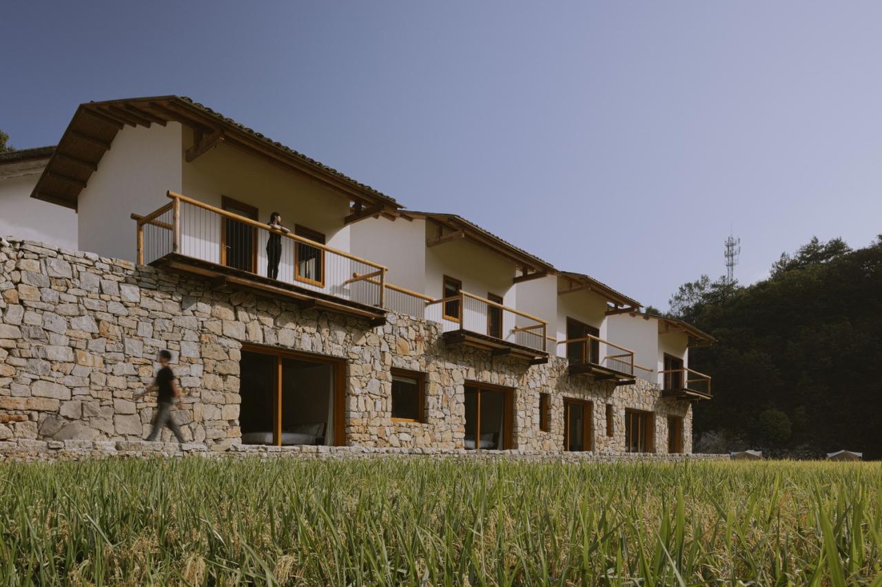 BIM建筑|鹿柴山集 精品民宿 / 小大建筑