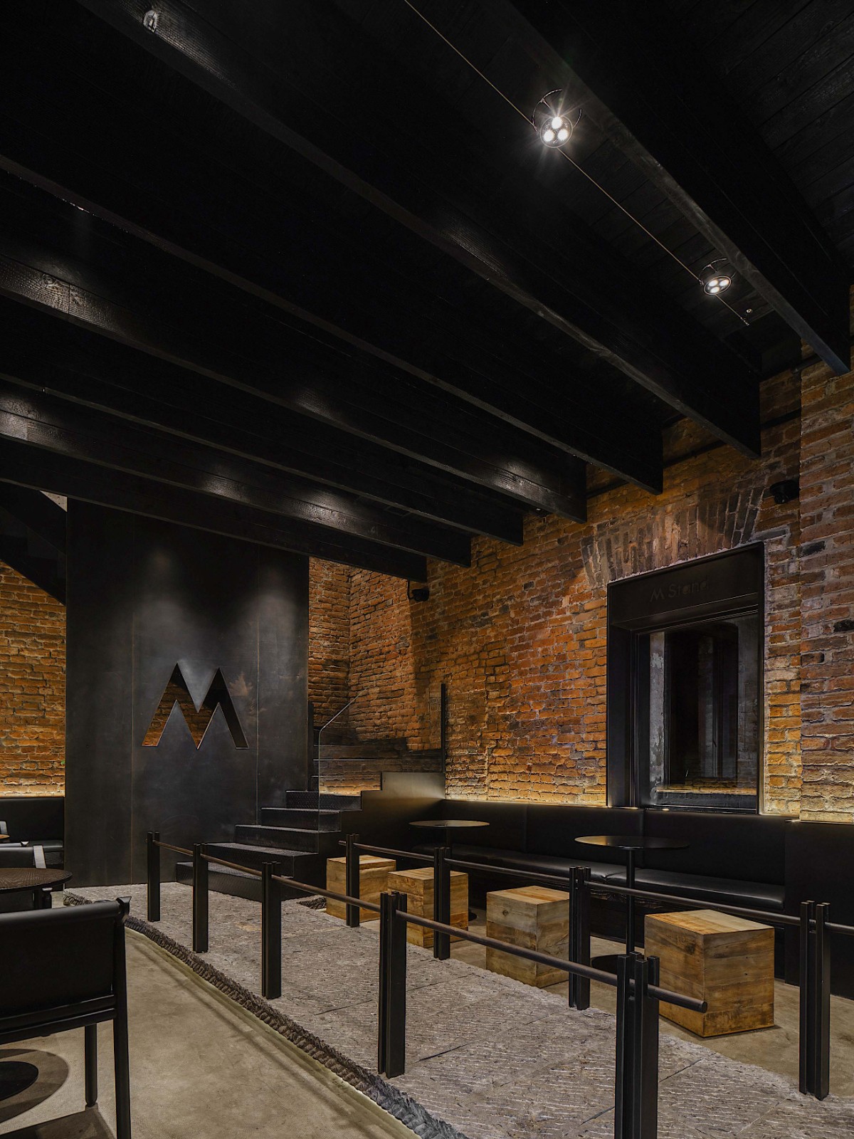 BIM建筑|「百年对谈」M stand-青岛银鱼巷旗舰店 / 平衡空间设计