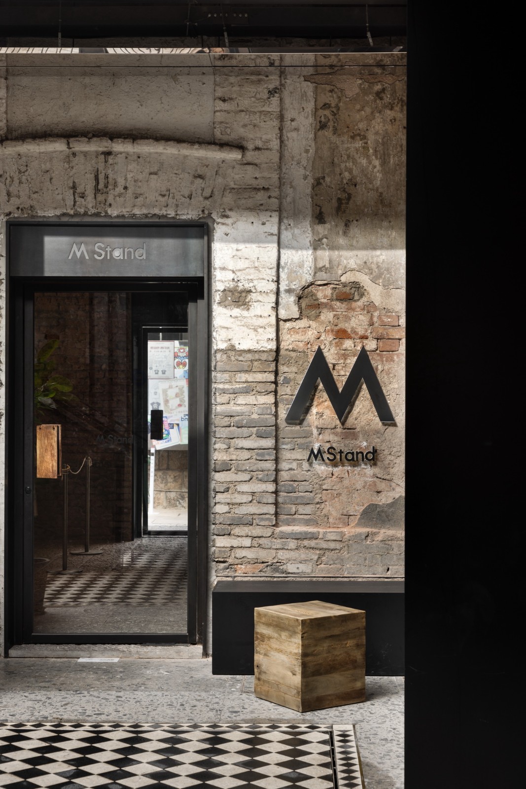 BIM建筑|「百年对谈」M stand-青岛银鱼巷旗舰店 / 平衡空间设计