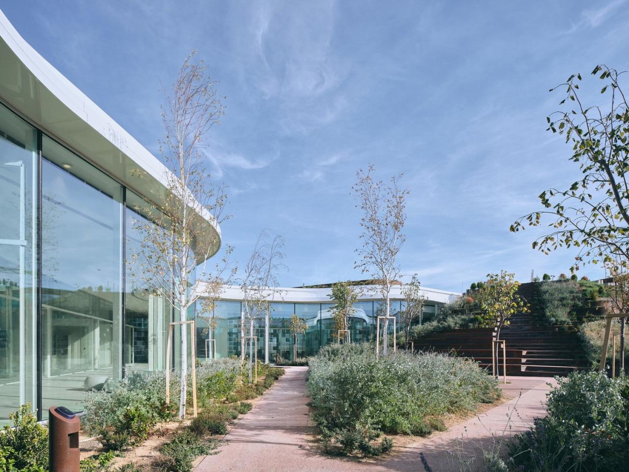 BIM建筑|沙漠中闪烁，欧洲最大太阳能发电厂 / Bilgin Architects