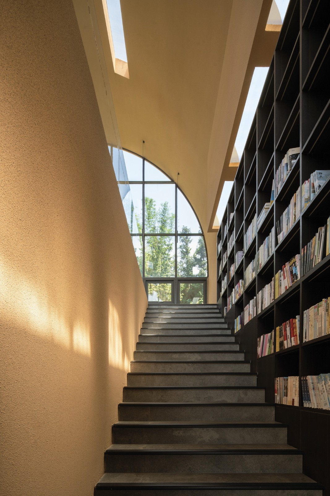 BIM建筑|回应古寺和山水的人文居所：清远慈湖书院 / 城外建筑