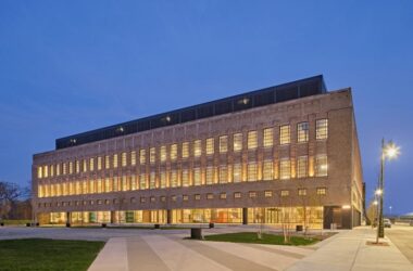 BIM建筑|晋斯勒将邮局大楼转变为工作空间和技术中心-BIM建筑网