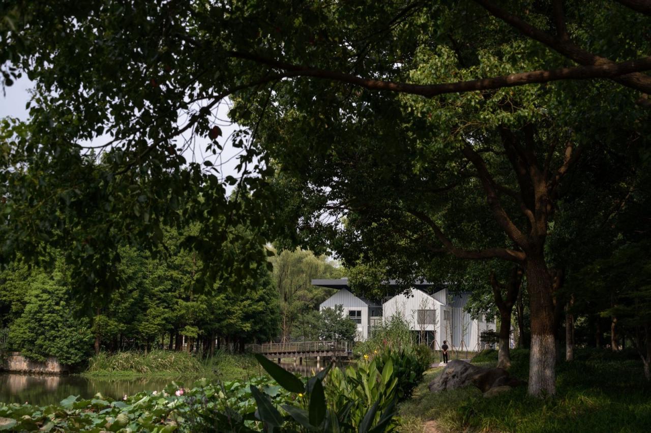 BIM建筑|昆山城市生态森林公园游客中心 / 阿科米星建筑设计