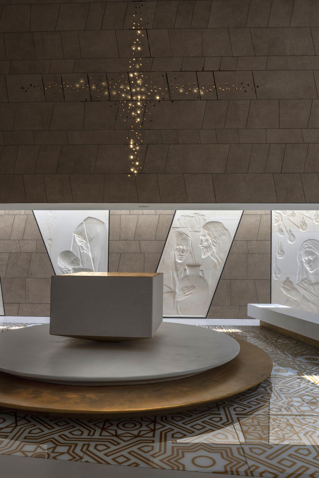 BIM建筑|Redemptoris Mater 教堂 / Studio Kuadra