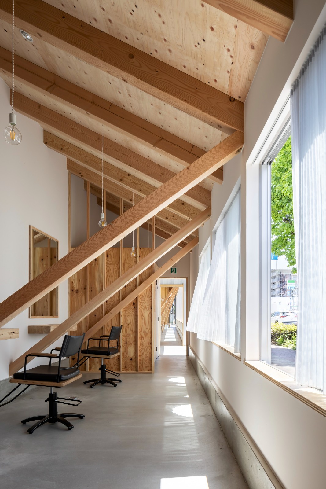 BIM建筑|4x59米三角地，YOKONAGAYA 美容院 / Office for Environment Architecture