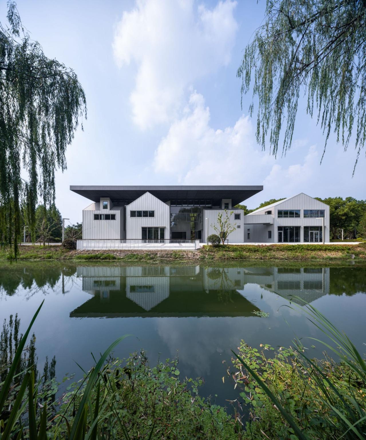 BIM建筑|昆山城市生态森林公园游客中心 / 阿科米星建筑设计