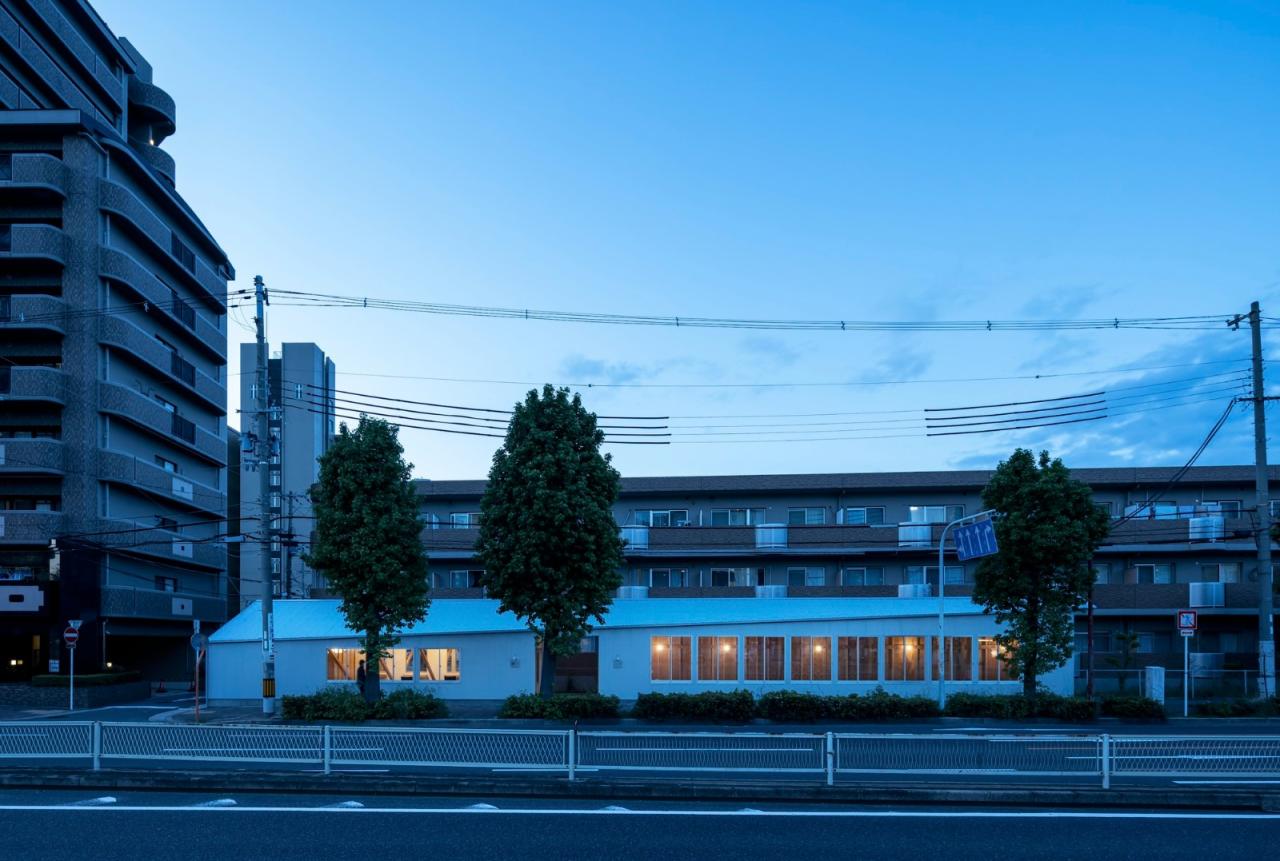 BIM建筑|4x59米三角地，YOKONAGAYA 美容院 / Office for Environment Architecture