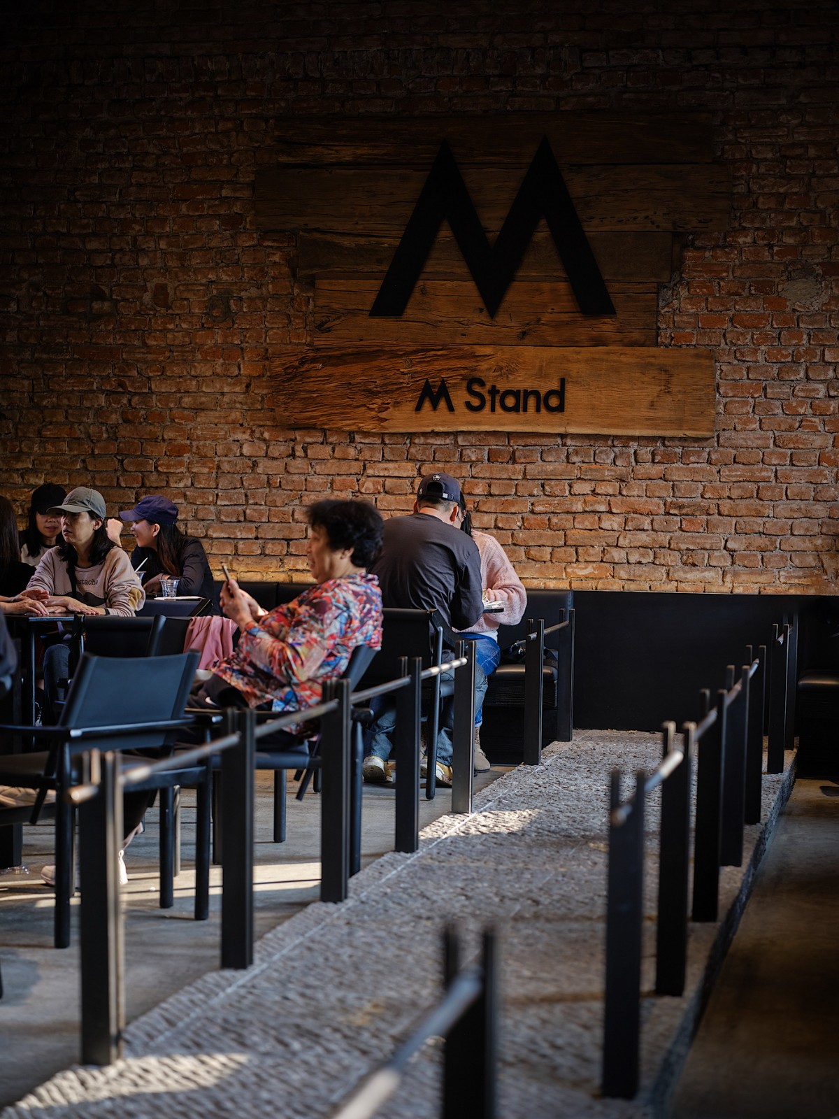 BIM建筑|「百年对谈」M stand-青岛银鱼巷旗舰店 / 平衡空间设计