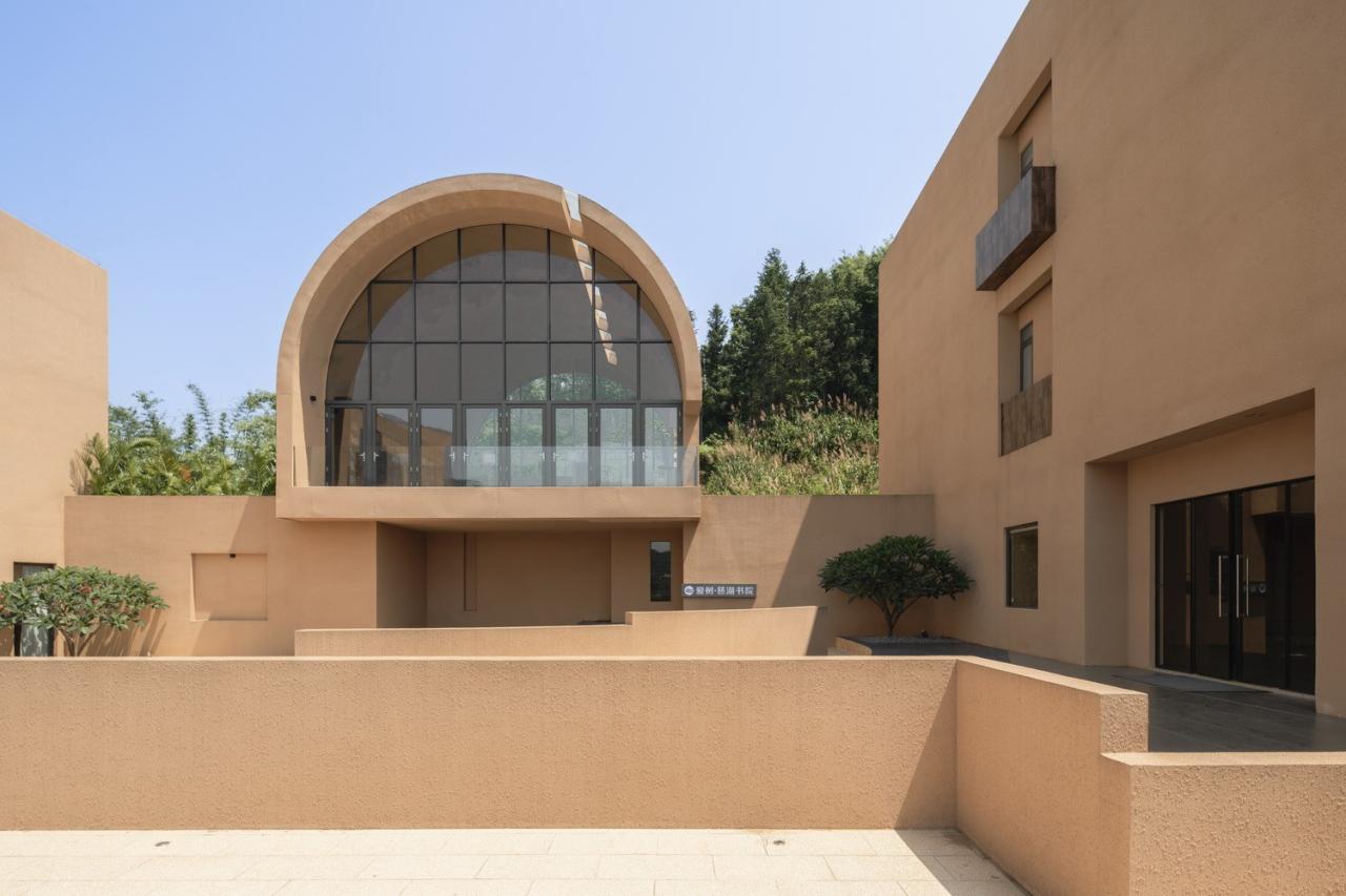 BIM建筑|回应古寺和山水的人文居所：清远慈湖书院 / 城外建筑