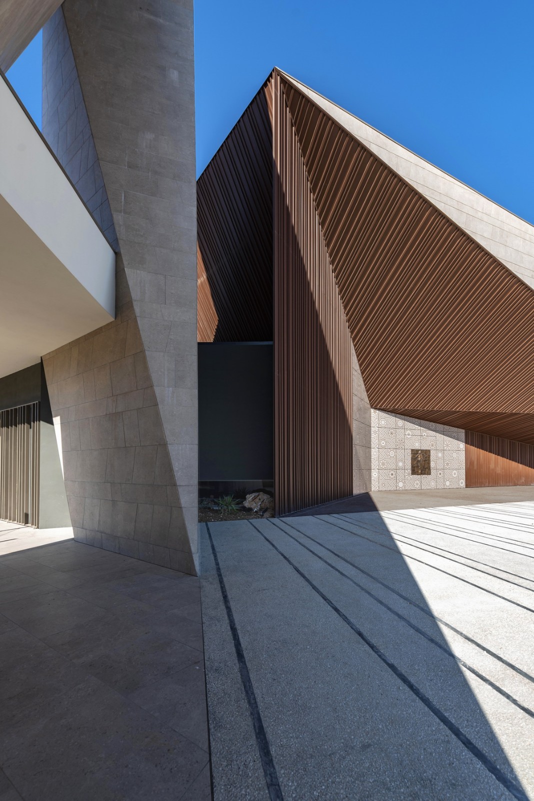 BIM建筑|Redemptoris Mater 教堂 / Studio Kuadra