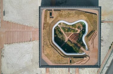 BIM建筑|沙漠中闪烁，欧洲最大太阳能发电厂 / Bilgin Architects-BIM建筑网