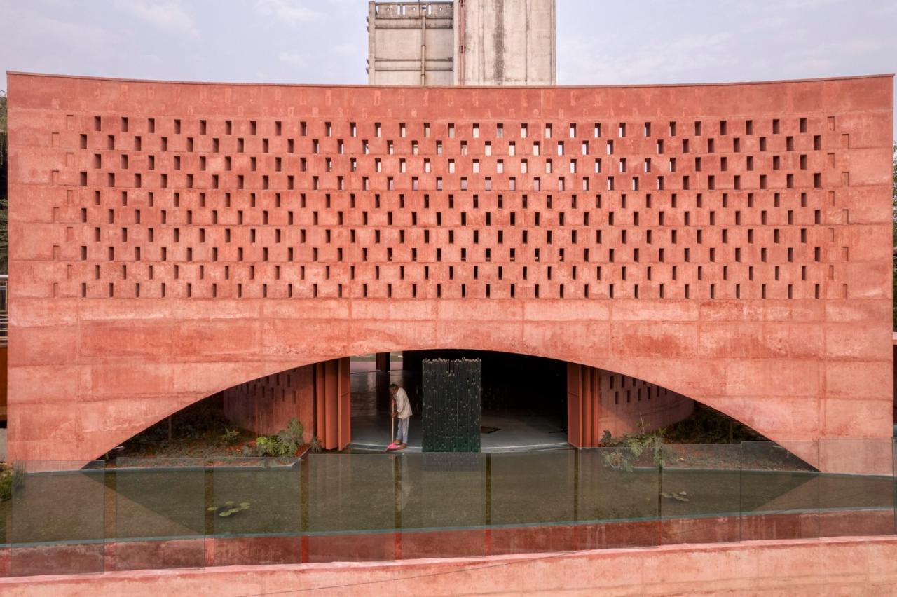 BIM建筑|泽本内萨清真寺 / Studio Morphogenesis